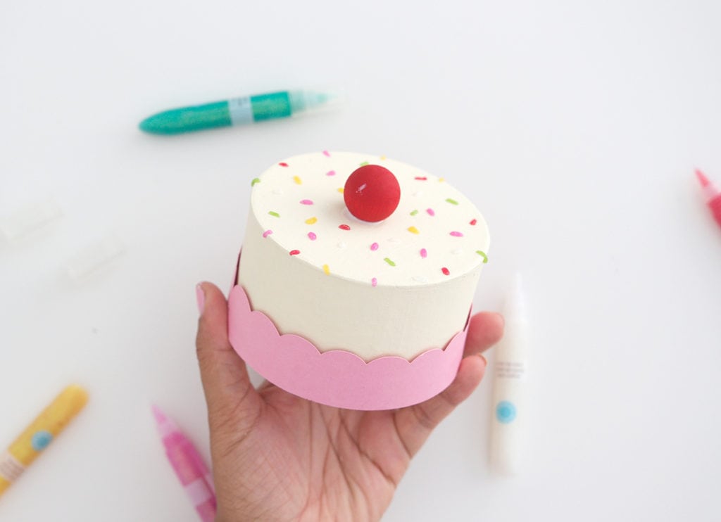 Easy DIY Paper Mache Cake Box Damask Love